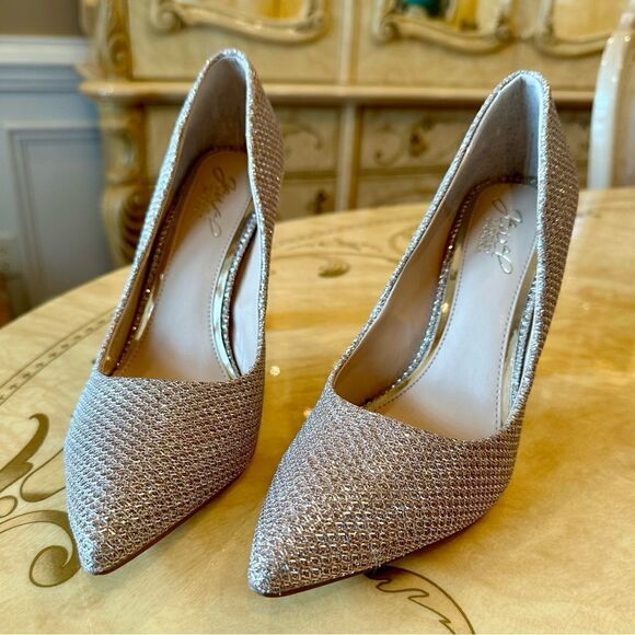 Badgley Mischka rose gold beige heels - Picture 8 of 16